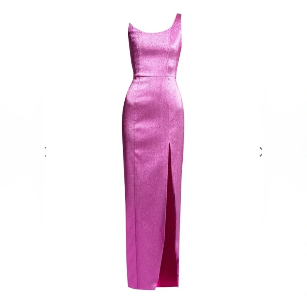 Black Halo Spice Gown, RTR - Picture 4 of 10